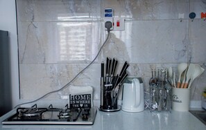 Private kitchen - Serene Executive 1BR in Upscale Kileleshwa (Nairobi)