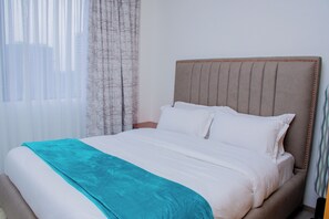 1 bedroom, iron/ironing board, Internet, bed sheets - Serene Executive 1BR in Upscale Kileleshwa (Nairobi)