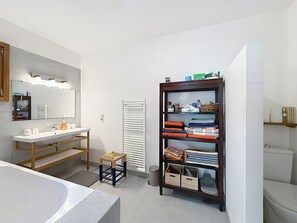 Bathroom - Very nice apartment in a pretty village house (Pigna)