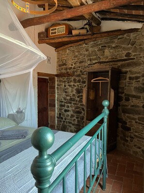 4 chambres, fer et planche à repasser, Wi-Fi, draps fournis