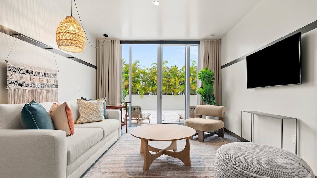 The Daydrift | 2br Suite | Close To The Pulse, Comfortably Apart | 2 Units - Miami Beach, FL