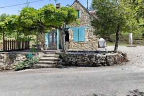 Exterior - Cottage 'Le Saulou' with Private Terrace and Private Garden (Sarlat-la-Canéda)