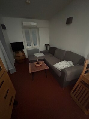 Living area - Cottage 'Le Saulou' with Private Terrace and Private Garden (Sarlat-la-Canéda)