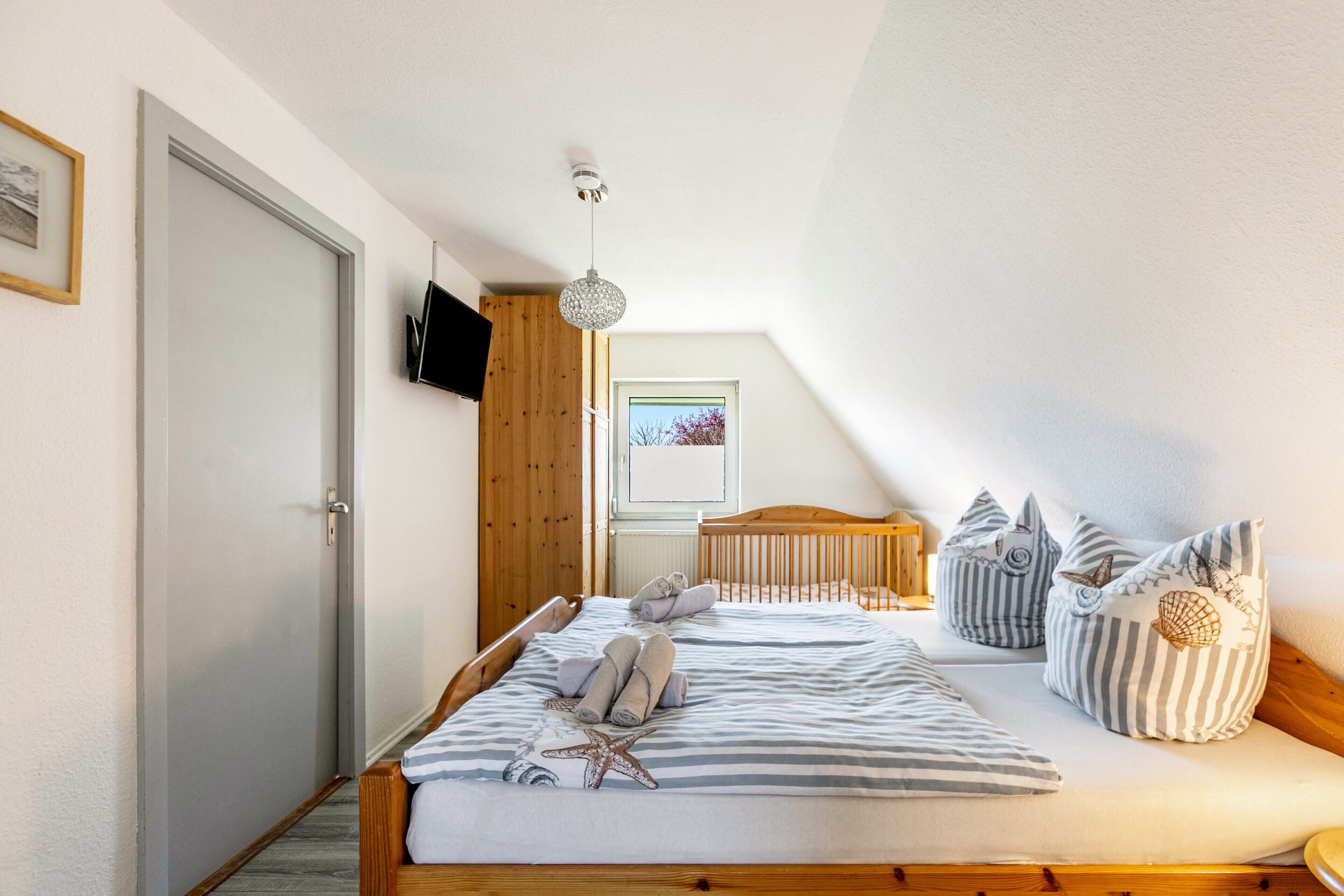 4 quartos, ferros/tábuas de passar roupa, Wi-Fi, roupa de cama