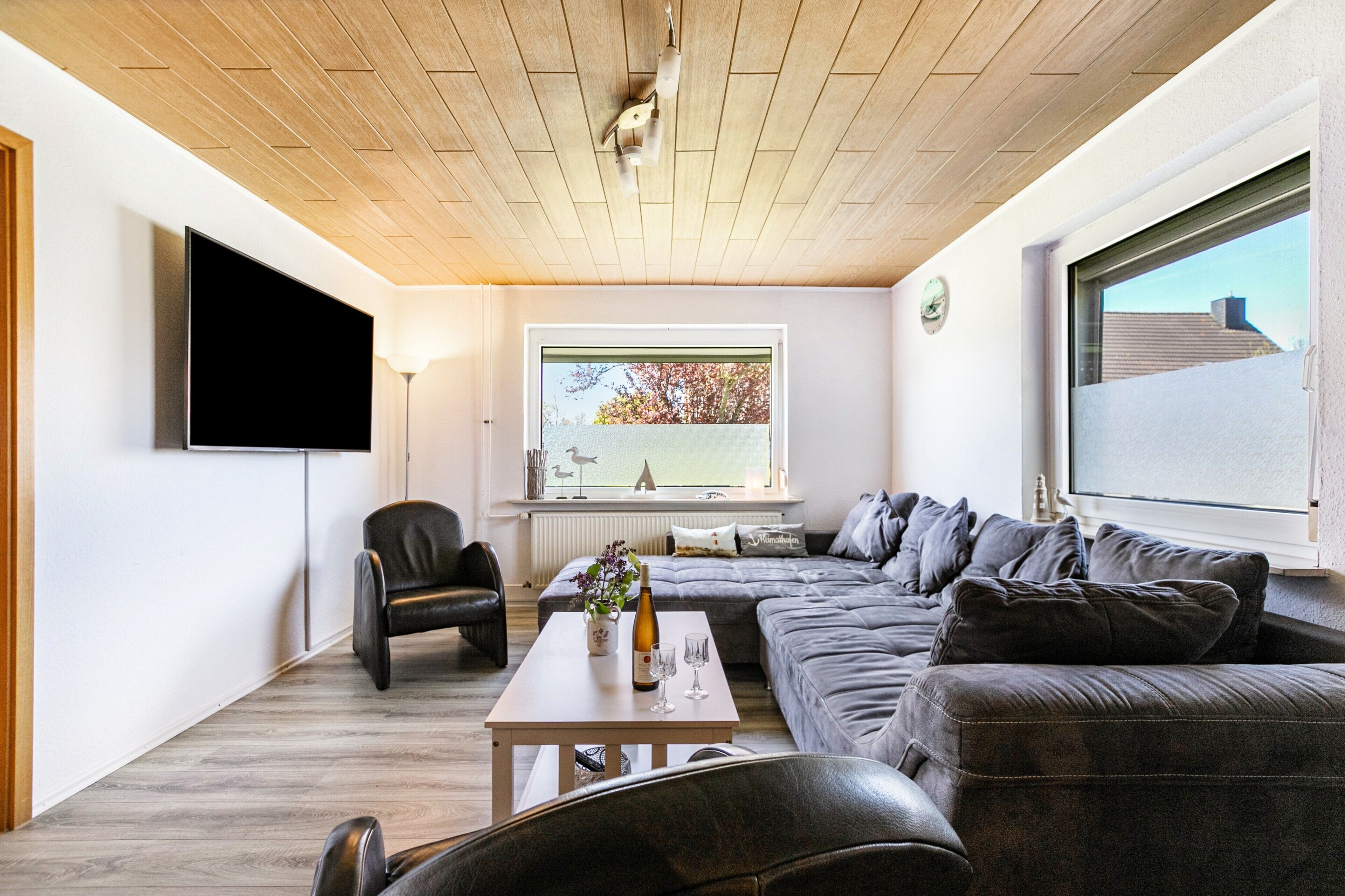 TV, fireplace, ping pong, stereo