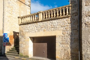 Exterior detail - Holiday Home 'Les Coquelicots' with Private Terrace and Wi-Fi (Saint-Cyprien)