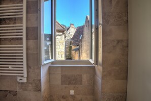 Interior - Holiday Home 'Les Coquelicots' with Private Terrace and Wi-Fi (Saint-Cyprien)