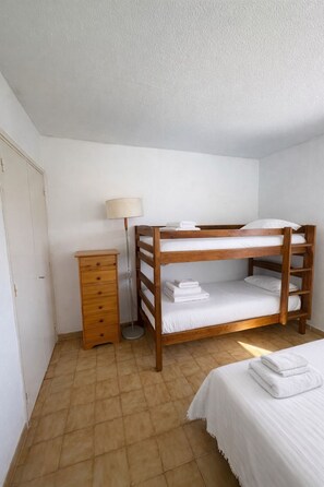 2 bedrooms, Internet, bed sheets - PROMO - Sea & mountain view - 6p - parking - Linen included (Corbara)