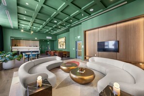 Lobby sitting area - Crosby Miami (Miami)