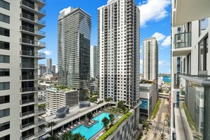 Apartamento básico, 1 habitación, vistas a la ciudad | Vistas del balcón