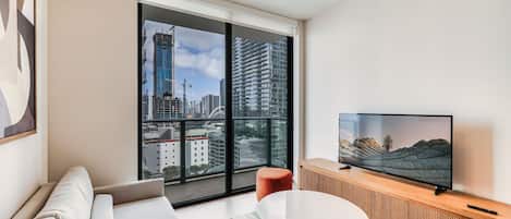 Apartment, 1 Bedroom, City View | Living area
