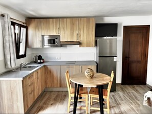 Private kitchen - Holiday Home 'El Barril' with Sea View, Private Terrace and Wi-Fi (Santa Cruz de Tenerife)