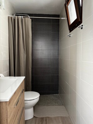 Bathroom - Holiday Home 'El Barril' with Sea View, Private Terrace and Wi-Fi (Santa Cruz de Tenerife)
