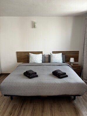 Room - Holiday Home 'El Barril' with Sea View, Private Terrace and Wi-Fi (Santa Cruz de Tenerife)