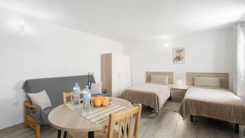 1 chambre, fer et planche Ă repasser, Wi-Fi, draps fournis