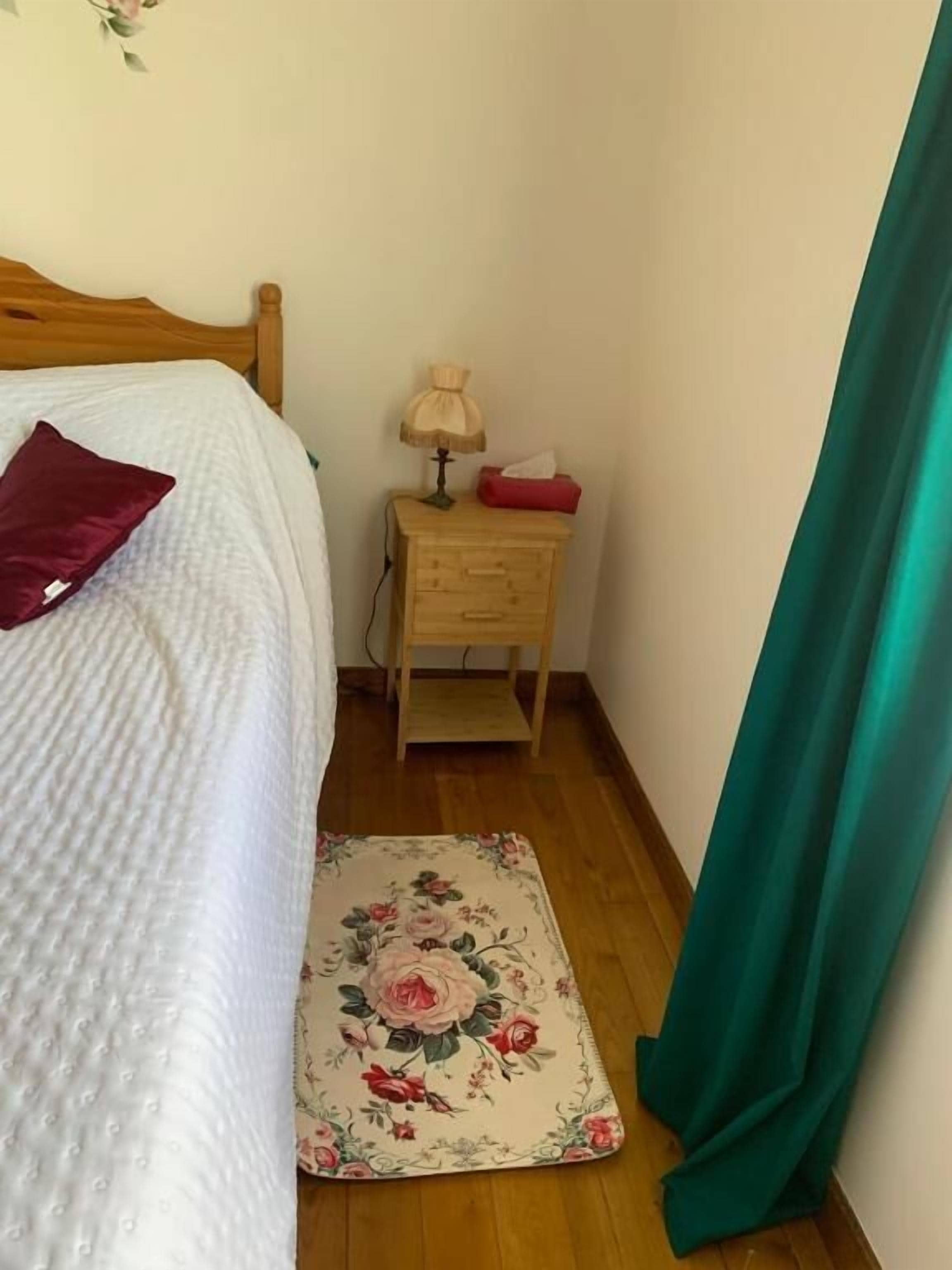 ห้องคลาสสิกทวิน, ระเบียง, วิวสวนหย่อม