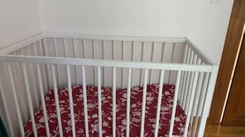 Classic Twin Room, Balcony, Courtyard View | Interior