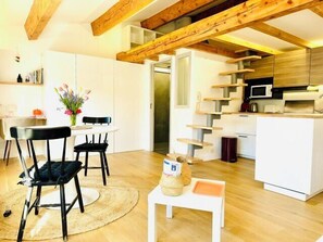Interior - Studio with Lantern Tower view near beach (La Rochelle)