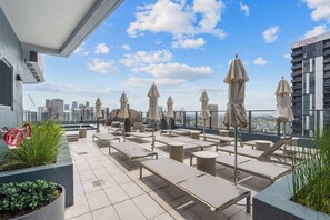 Terrace/patio - Modern 2BR Condo | 10 Min FIFA Fan Fest | Pool/Gym (Miami)