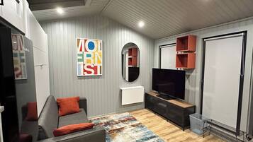 Cabin, 1 Bedroom | Living room