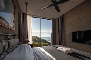 Premium bedding, Select Comfort beds, minibar, in-room safe - Orama Bali (Pecatu)
