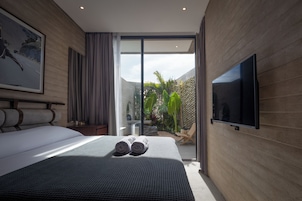 Deluxe-suite - terrasse - udsigt til have | Premium-sengetøj, Select Comfort-senge, minibar, pengeskab på værelset