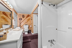 Shower, towels, soap, toilet paper - Welcome to Water's Edge! Clanton, AL (Clanton)