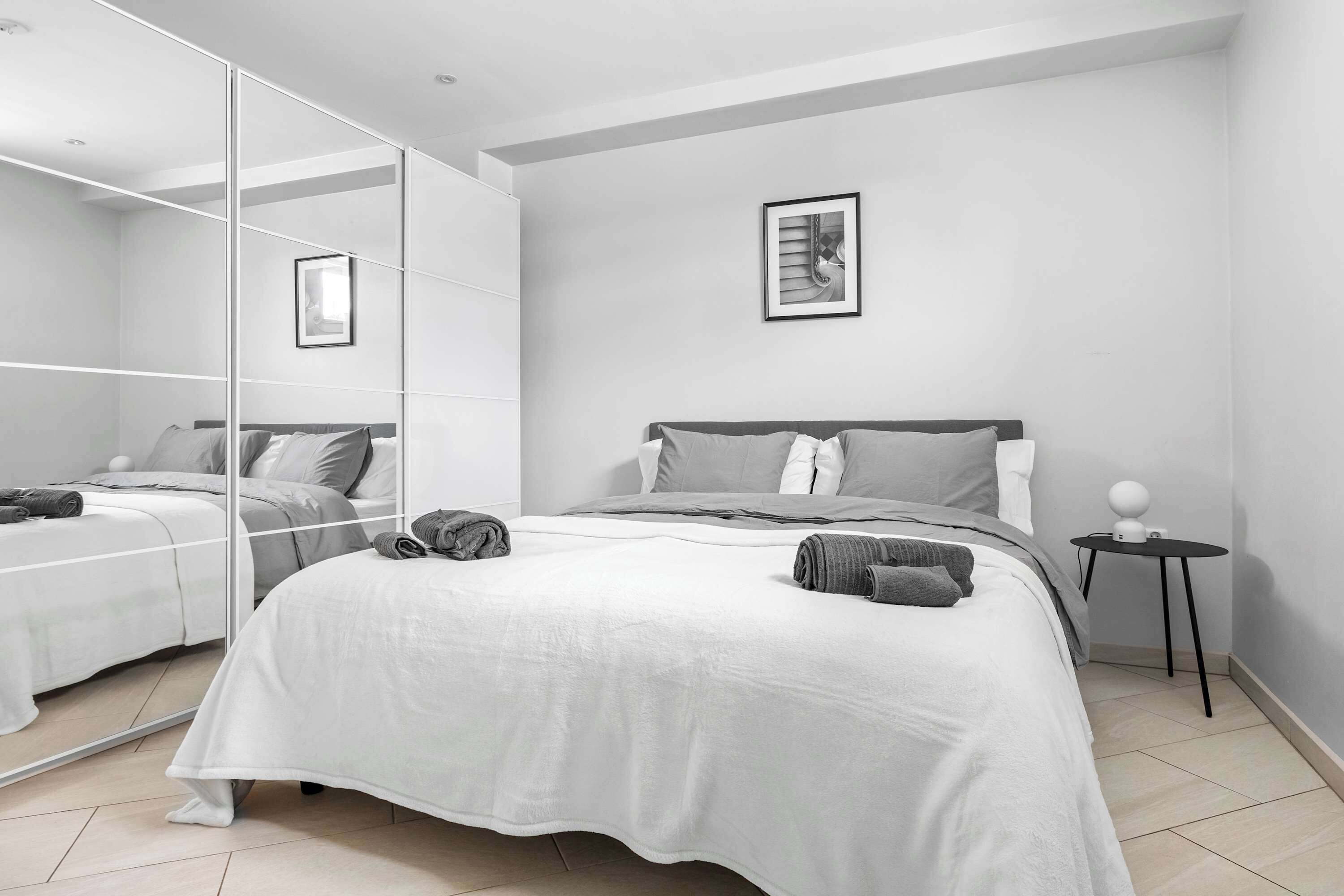 1 bedroom, desk, WiFi, bed sheets