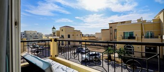 Privat comfy and cozy 1-bedroom studio in beautiful Abu Dhabi