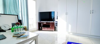 Privat comfy and cozy 1-bedroom studio in beautiful Abu Dhabi