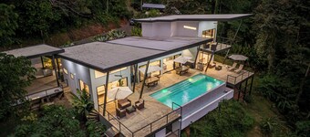 Stunning 4-bedroom villa with infinity pool, 15 min. from Dominical