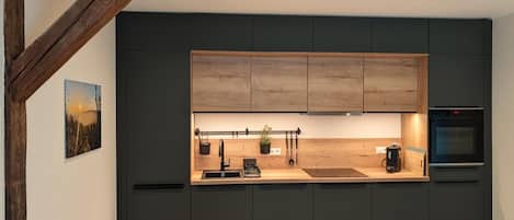 Kühlschrank, Ofen, Herdplatte, Geschirrspüler
