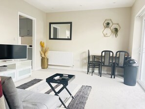 Apartment | 1 bedroom, Internet - Amber 1BR Apart 14 min Walk to Tattersalls (Newmarket)