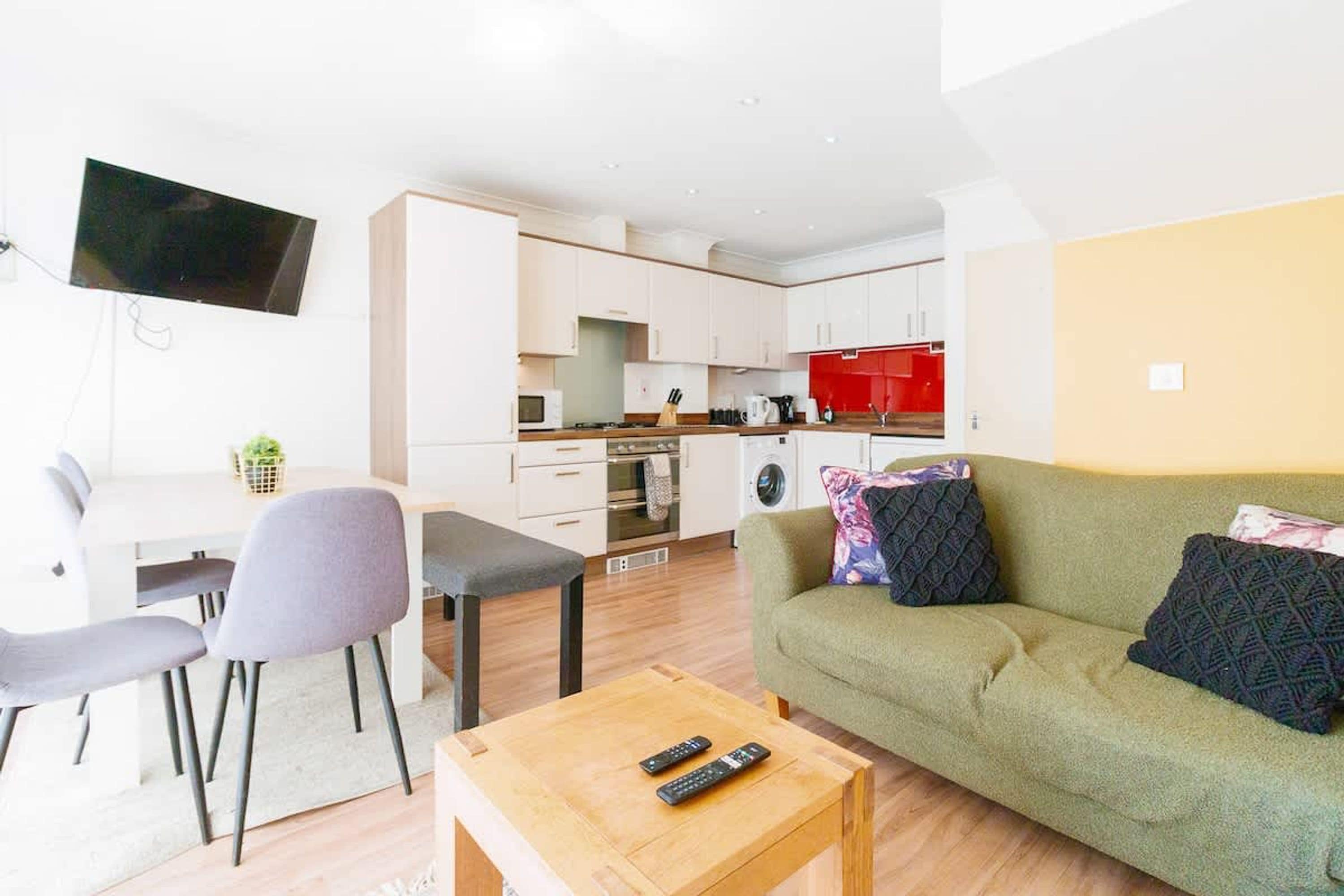 Casa, para fumadores | 4 habitaciones 