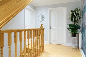 House - Riverside GEM 6BR With River View NR City Centre (Cambridge)