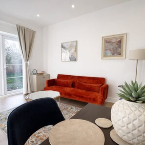 Room - Dettori 2BR With Garden 11 Mins Walk to Gallops (Newmarket)