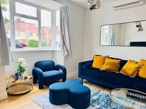 House, Smoking | 4 bedrooms - Heliodor 4BR Townhouse With A C NR Addenbrookes (Cambridge)