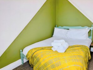 House, Smoking - 4 BR House 13 min Walk to Tattersalls Private Garden Parking (Newmarket)