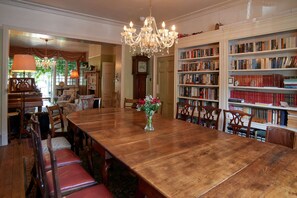 House | 9 bedrooms - Observatory House 9BR NR Universal With Pool (Bedford)