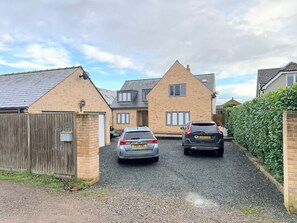 House, Smoking | 3 bedrooms - Garnet 3br Large Home NR RAF Pet Friendly (Bury St Edmunds)