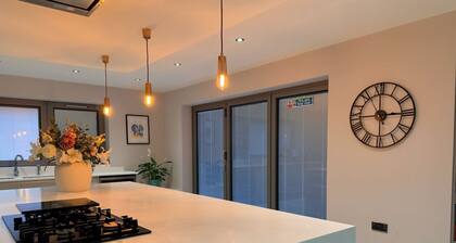 Garnet 3br Large Home NR RAF Pet Friendly