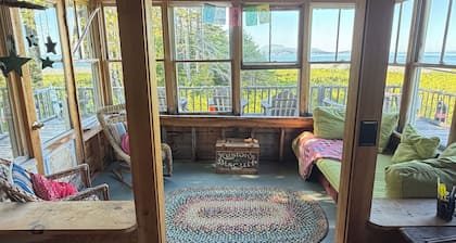 Bunkers Cove Cottage