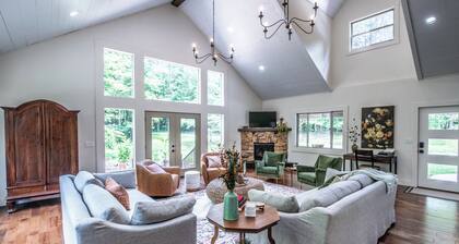 Hocking Hills - Family Fun-Pickleball-Hot Tub-Near Hiking Trails-Karaoke -Games