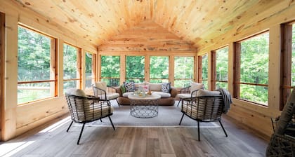 Hocking Hills - Family Fun-Pickleball-Hot Tub-Near Hiking Trails-Karaoke -Games