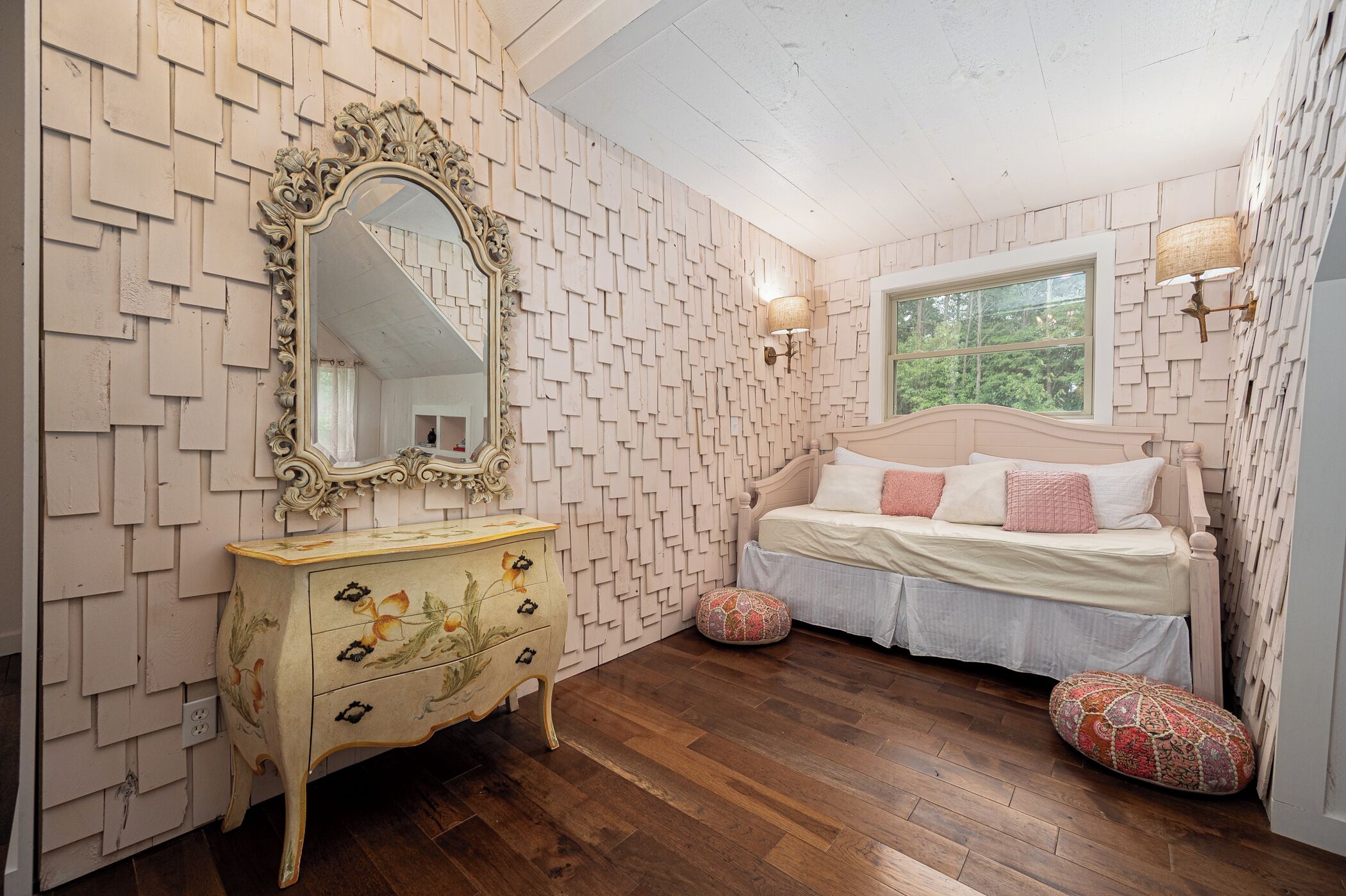 5 chambres, lit de bébé portatif, accès au Wi-Fi (inclus)