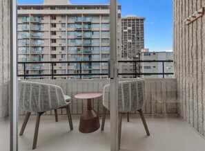 Interior - Wayfinder Waikiki | 2 Double Lanai | Design Hotel, Saltwater Pool, Local Art (Honolulu County)