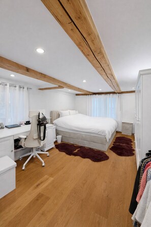 House, 4 Bedrooms, Terrace, Lake View - Elegant Lake Zurich House With Stunning Views and Private Terrace (Stafa)