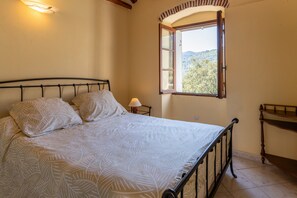 1 bedroom, iron/ironing board, bed sheets