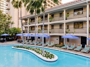 Pool - Wayfinder Waikiki | Corner King Lanai | Design Hotel, Saltwater Pool | 2 Units (Honolulu County)