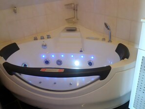 Bathroom - Apartment 'Stylische in Fellbach' with Balcony and Wi-Fi (Fellbach)